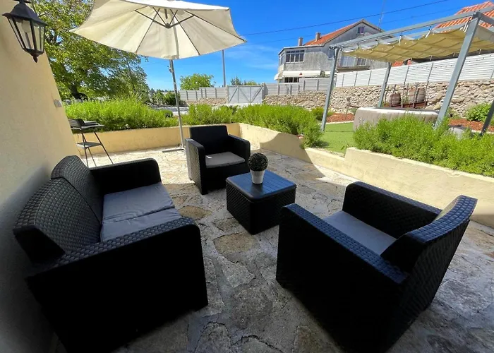 Cantinho D'aldeia Holiday home *